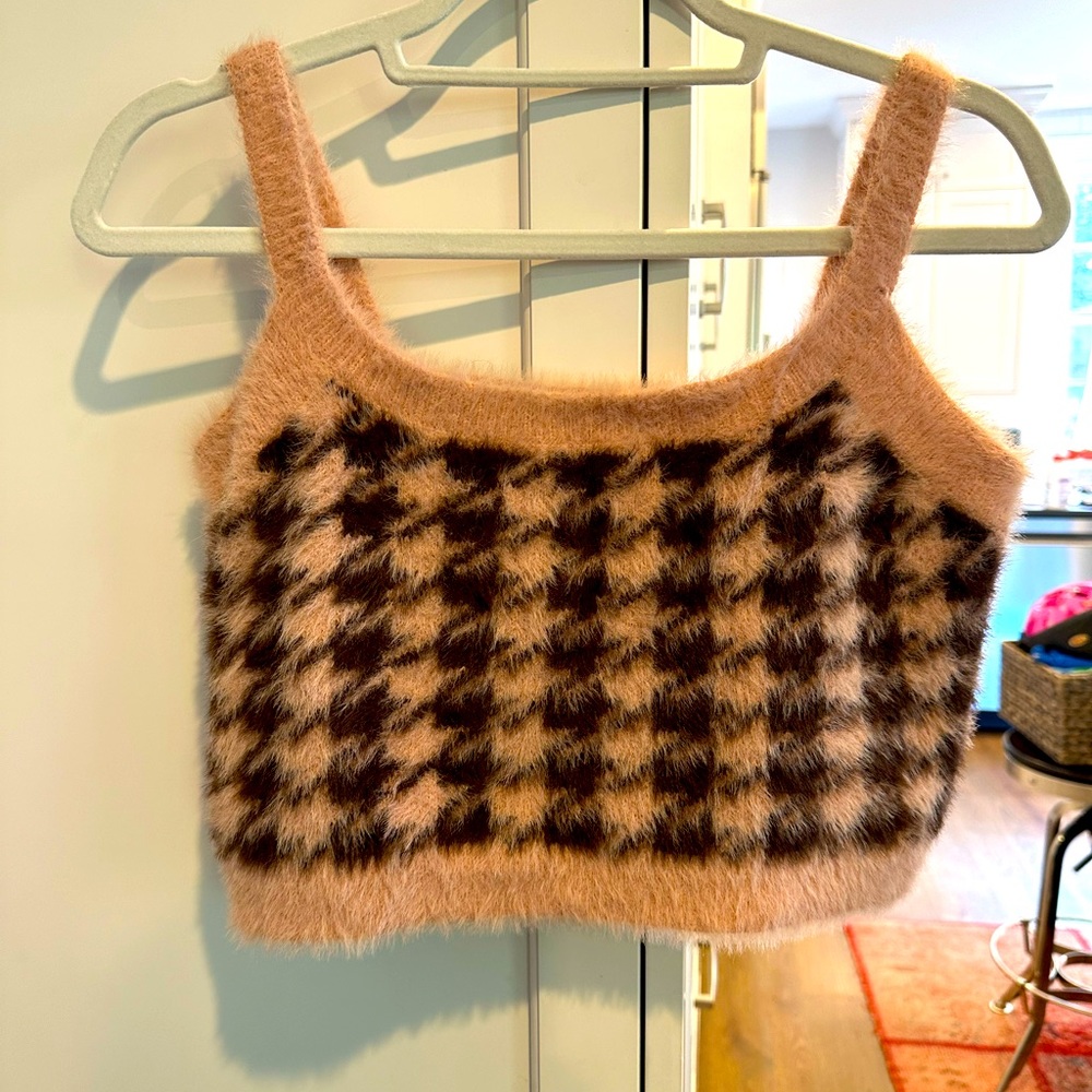 Storia cropped angora sweater tank size S